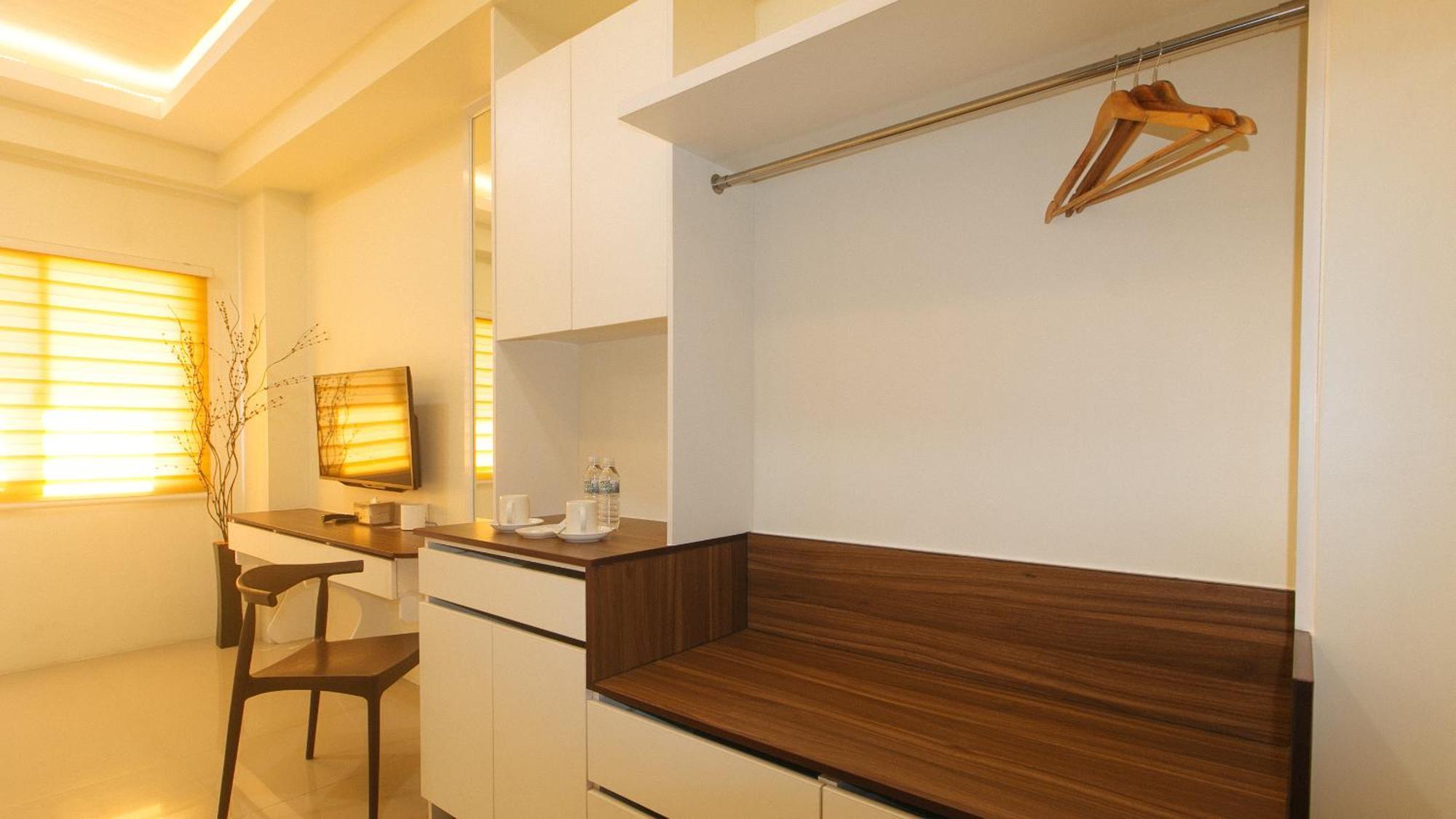 Reddoorz @ Leoncia Apartelle Mandaue City Ngoại thất bức ảnh