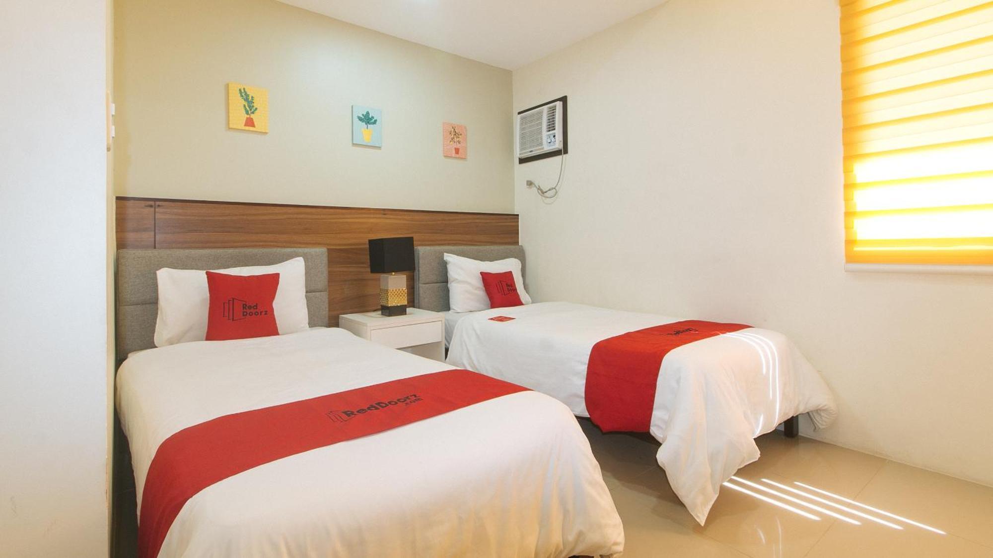 Reddoorz @ Leoncia Apartelle Mandaue City Ngoại thất bức ảnh