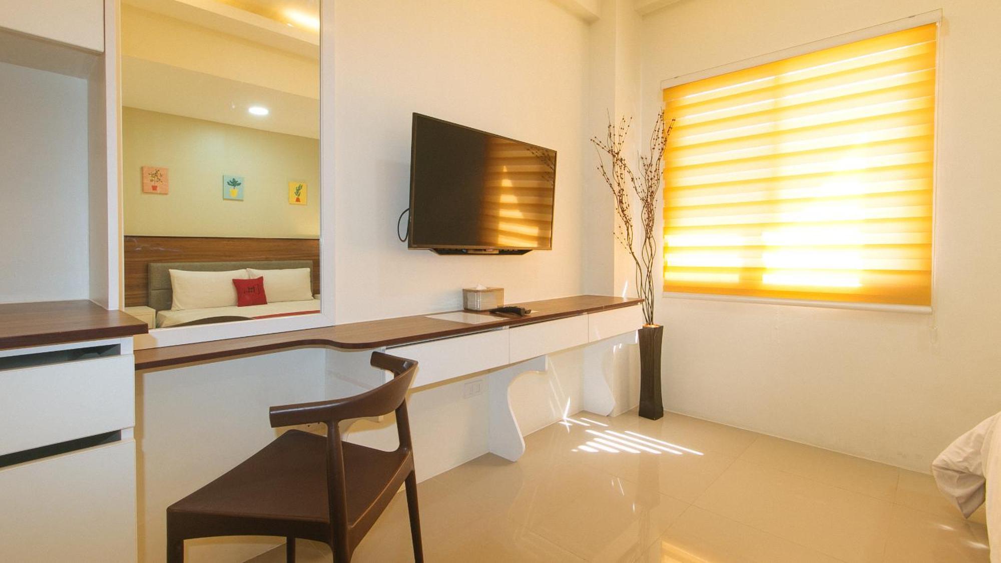 Reddoorz @ Leoncia Apartelle Mandaue City Ngoại thất bức ảnh