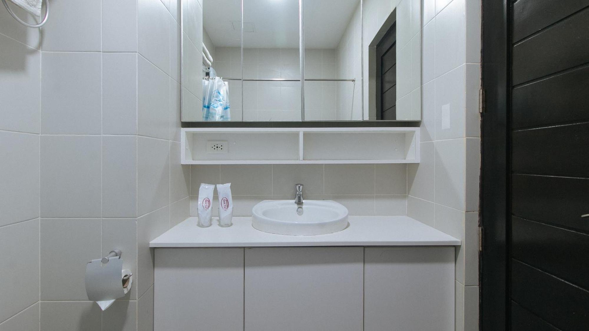 Reddoorz @ Leoncia Apartelle Mandaue City Ngoại thất bức ảnh