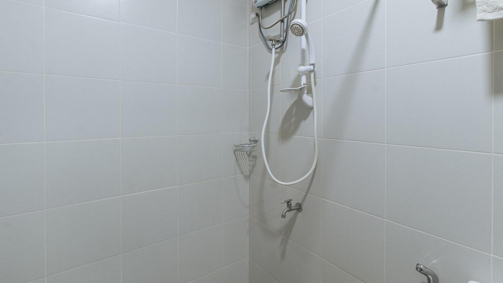 Reddoorz @ Leoncia Apartelle Mandaue City Ngoại thất bức ảnh