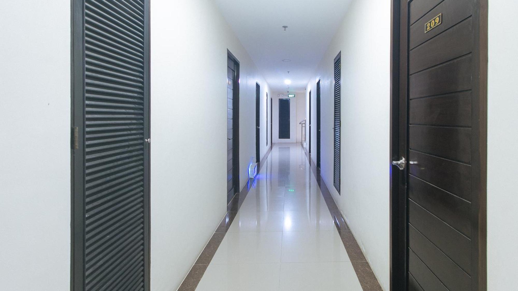 Reddoorz @ Leoncia Apartelle Mandaue City Ngoại thất bức ảnh