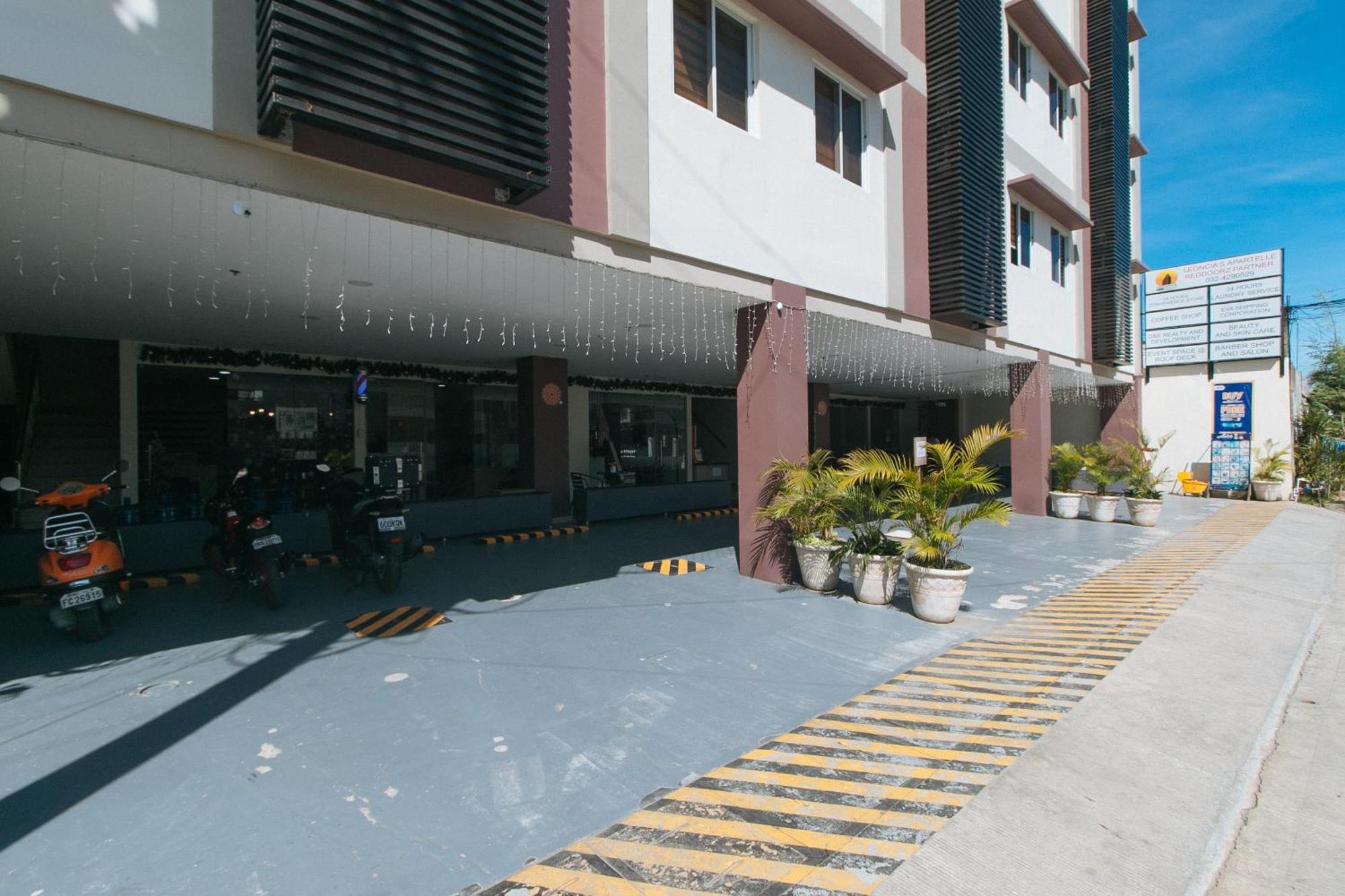 Reddoorz @ Leoncia Apartelle Mandaue City Ngoại thất bức ảnh