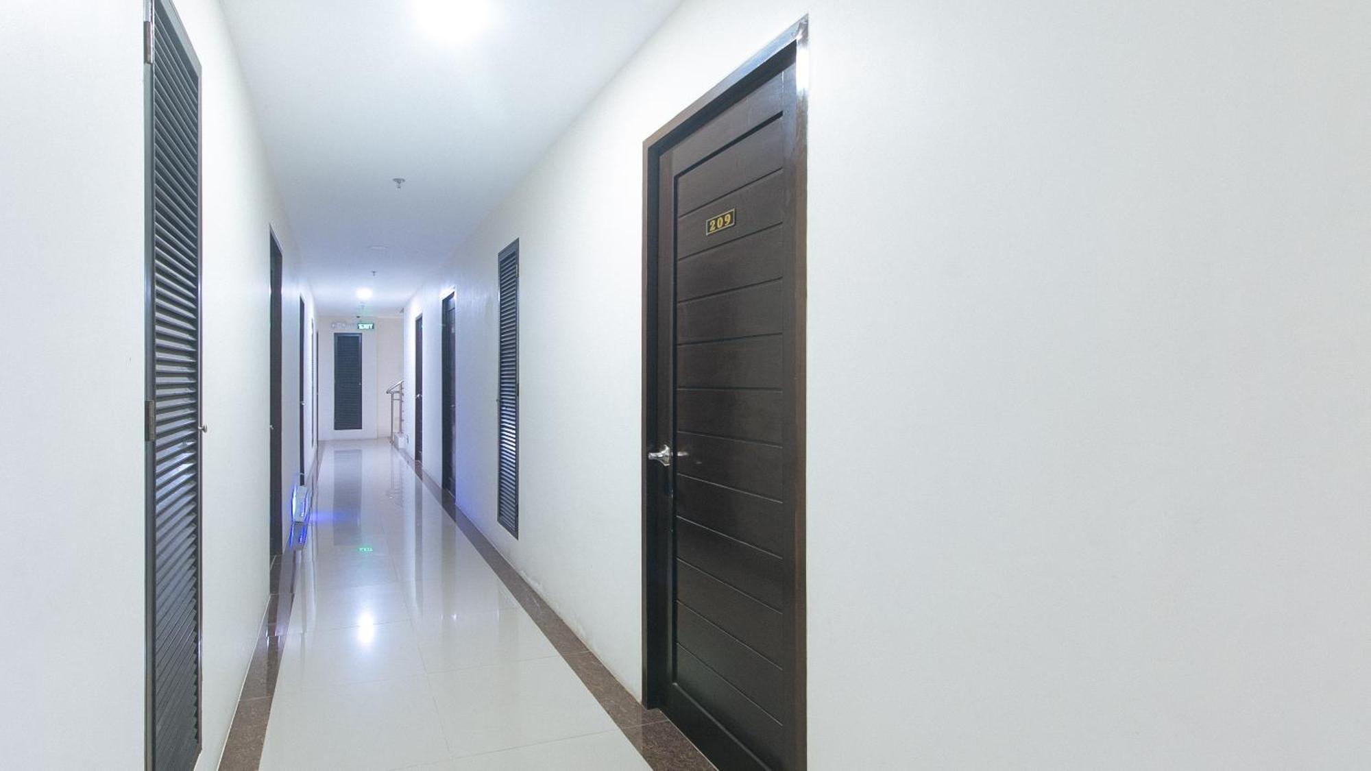 Reddoorz @ Leoncia Apartelle Mandaue City Ngoại thất bức ảnh